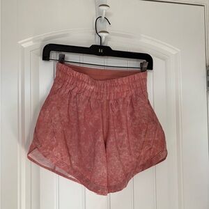 Lululemon tracker shorts